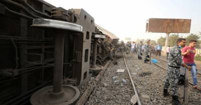 Крушение поезда в Египте: 11 человек погибли, почти 100 получили ранения (ФОТО)