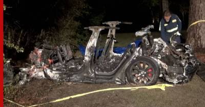 Электромобиль Tesla попал в аварию в режиме автопилота, два человека погибли