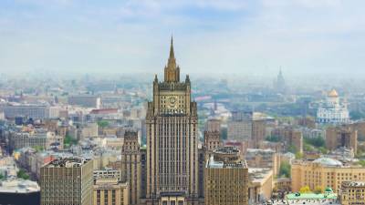 Пять дипломатов останутся в посольстве Чехии по решению МИД России