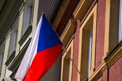 Пять дипломатов остаются работать в посольстве Чехии в России