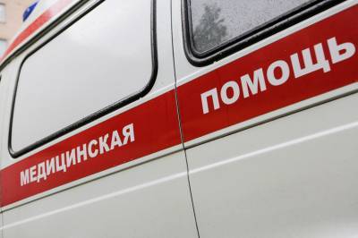 Школьница в Петергофе пострадала от вылетевшей в кювет иномарки