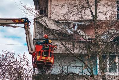 В многоэтажке Киева обвалились балкон