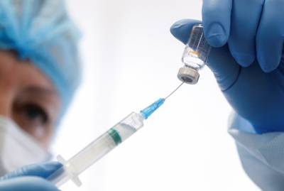 Семейный доктор или частная клиника: где быстрее сделают вакцинацию от коронавируса?