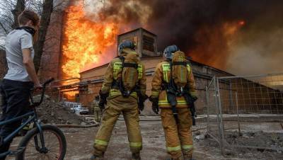 Этот пояс в огне: как пожар на "Невской мануфактуре" изменит городскую среду