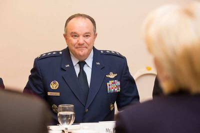 Генерал ВВС США Филип Бридлав предрек Украине проблемы в случае войны с Россией