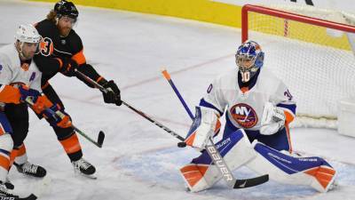 Шатаут Сорокина помог «Айлендерс» победить «Филадельфию» в матче НХЛ