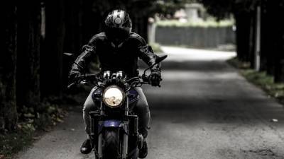 Мотоциклист насмерть сбил жителя Екатеринбурга