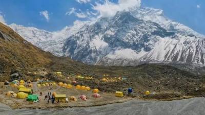 Шерпы спасли пропавших в Гималаях российских альпинистов