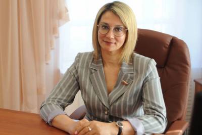 Ярославская сенаторша зарабатывает в 10 раз больше своего супруга
