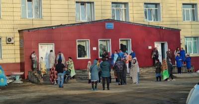 Землетрясение на Сахалине: люди выбегали на улицу в одеялах (видео)