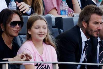 Виктория Бекхэм с детьми поддержали мужа Дэвида на матче его футбольной команды в Майами