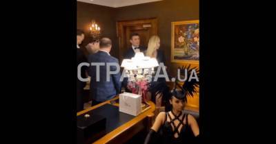 "Слуга народа" Тищенко во время локдауна в Киеве устроил вечеринку в ресторане, - СМИ