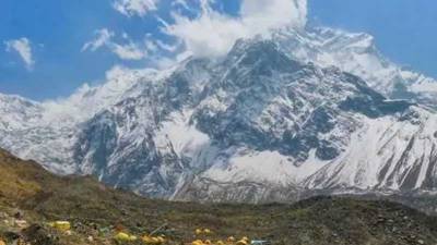 Найдены трое пропавших в Гималаях российских альпинистов