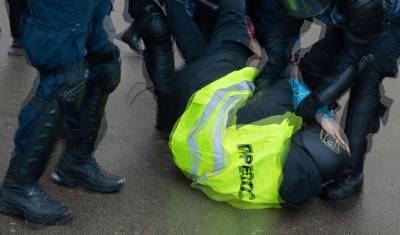 В СЧП собираются обязать журналистов носить номерной знак на акциях протеста