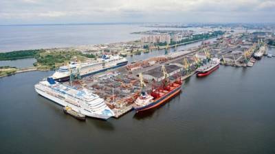 Большой порт Петербурга предложено частично перенести в Мурманскую область