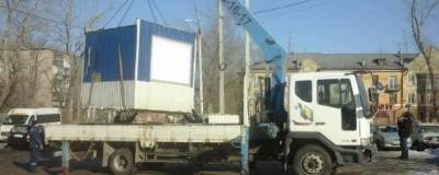 В Челябинске демонтируют незаконные ларьки на Комсомольском проспекте