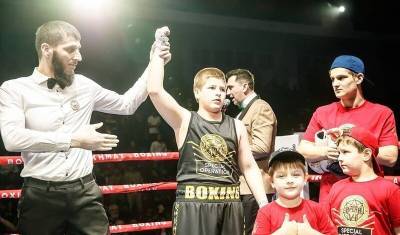 Сын Кадырова странным образом выиграл боксерский поединок