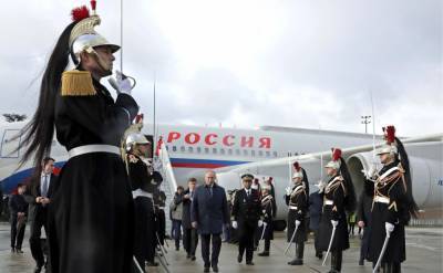 Кнутом и пряником: как Запад пытается утихомирить Москву