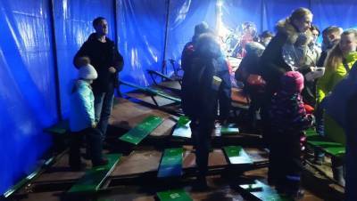 Трибуны цирка-шапито рухнули под зрителями в Мурманской области
