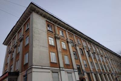 Активисты Народного фронта добились скорого ремонта кровли мурманского жилого дома