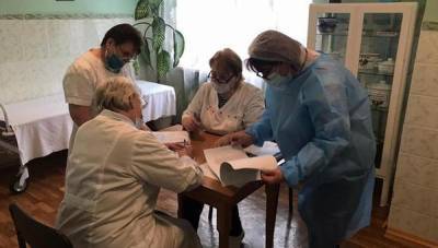 В Киевской области начали делать прививки Pfizer, кто получил вакцину первыми