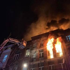 Возле бельгийской столицы произошел масштабный пожар в жилом доме. Фото. Видео