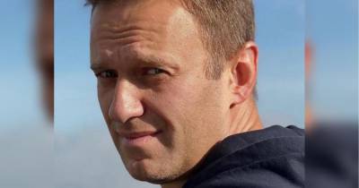Голодуючий Навальний госпіталізований, його «рятують» вітамінами
