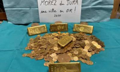 В банках для варенья: во Франции в старом доме нашли золото на 650 000 евро