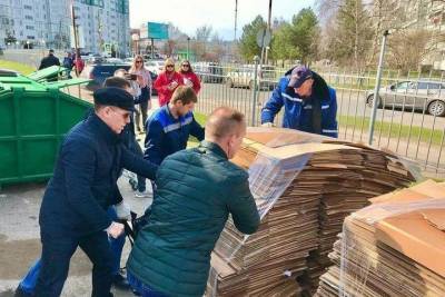 1200 тонн макулатуры собрал «Псков-Полимер» в поддержку бездомных животных