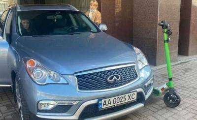 В Киеве авто сбило девушку на самокате, за рулем была топ-чиновница Минюста Елена Ференс