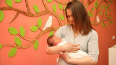 Петербурженка естественным путем родила девочку весом более 5 кг