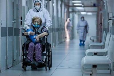 Рост заболеваемости коронавирусом в России объяснили
