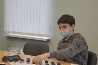 Георгий Выдерко из Гродно отобрался в Минске на командный чемпионат Европы по шашкам