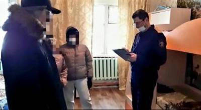 Житель Якутии зарезал двух маленьких сыновей и пытался покончить с собой