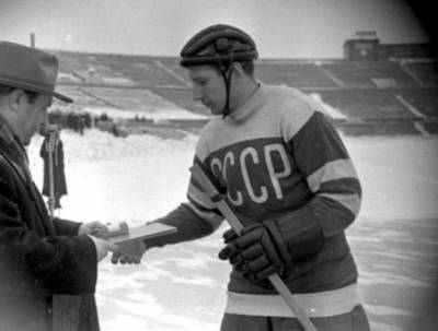 Ушел из жизни победитель первого чемпионата мира по хоккею для сборной СССР