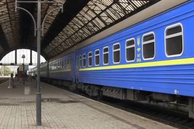 Украинские поезда могут встать в четверг: солярки почти не осталось