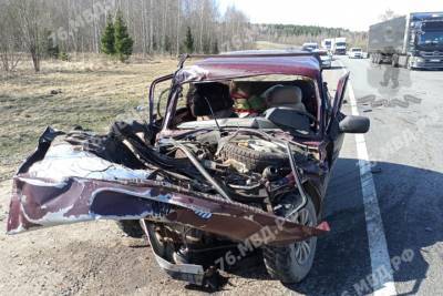 На трассе в Ярославской области погибли 2 человека