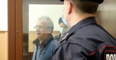 Басманный суд арестовал имущество и деньги экс-губернатора Белозерцева и фармацевтического короля Шпигеля