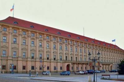 Чехия пригрозила РФ ответить на высылку 20 дипломатов