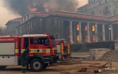 В Кейптаунском университете возник крупный пожар
