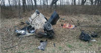 Автомобиль врезался в грузовик и перевернулся: в Тернопольской области произошло смертельное ДТП (фото)