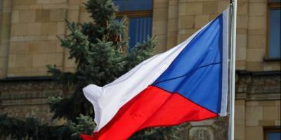 Спецборт забрал в Россию высланных сотрудников посольства Чехии и членов их семей