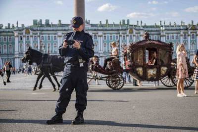 Полиция Петербурга — митингующим: Не надо нас провоцировать