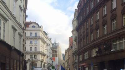 Прага намерена вернуть часть городского парка, занимаемого посольством РФ