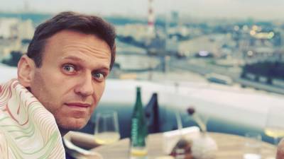 Политэксперт Карнаухов объяснил, почему соратники Навального закрывают штабы ФБК
