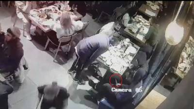 Видео: бандитская разборка на ножах в шашлычной в Тверии