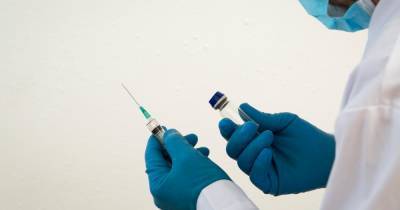 Третья стадия клинических испытаний вакцины "КовиВак" стартует в мае