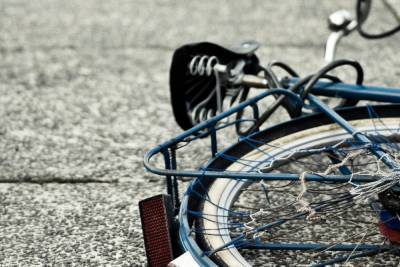 В Тверской области 14-летний мальчик на велосипеде попал под колёса машины