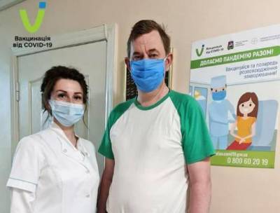 В Украине первым вакцину Pfizer получил подопечный Бородянского психоневрологического интерната