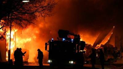 Почти разрушенный дом и пламя: видео с места хлопка газа под Нижним Новгородом